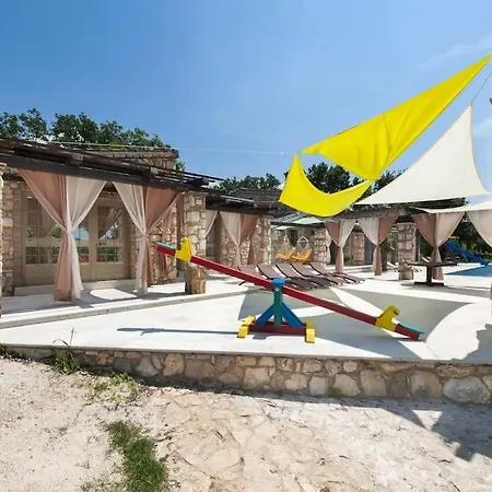 Vila (adults Only)