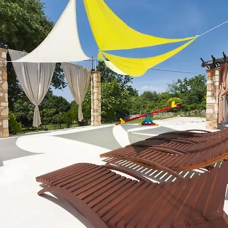 (adults Only) Vila
