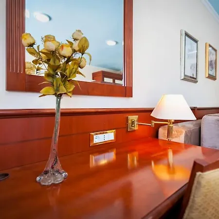 (adults Only) * ロヴィニ