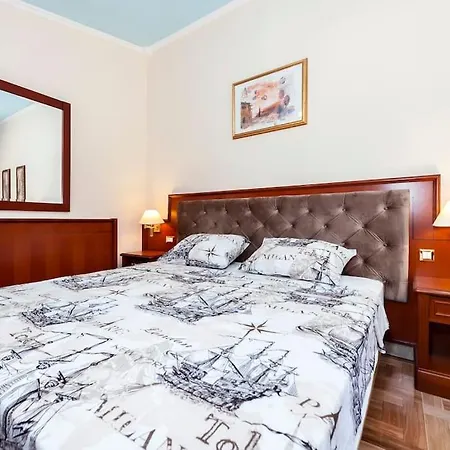 Vila (adults Only) *